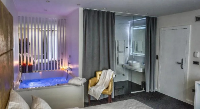 Hotel Forty Two