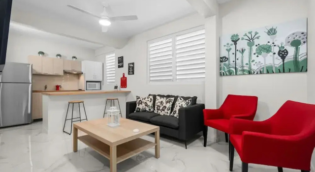 Modern 2 BR Apt Great Location Smart TV AC, Rezerwuj Apartament Manati San Juan