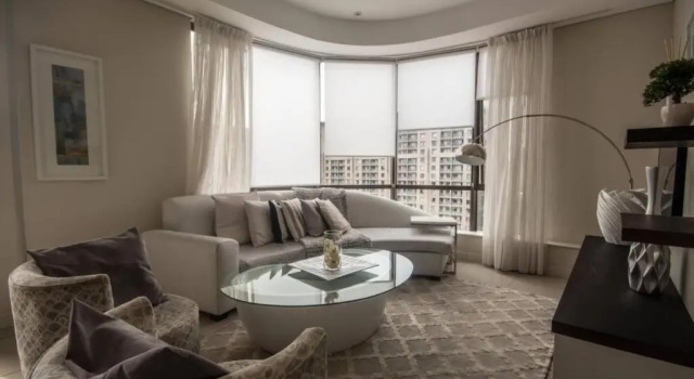 1 BEDROOM LUXURY APARTMENT Sandton Skye, Boek Appartement Sandton 