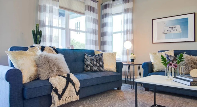 Massive 14 Bed/3.5ba Downtown Home by Domio