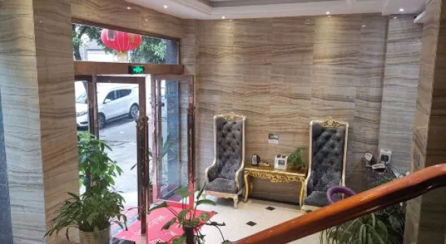 Yi Long Hua Chen Impress Business Hotel, Varaa Hotelli Hotellit Sichuan pysäköinnillä, Pysäköinti