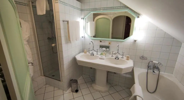 Полулюкс Le Manoir Au Lac