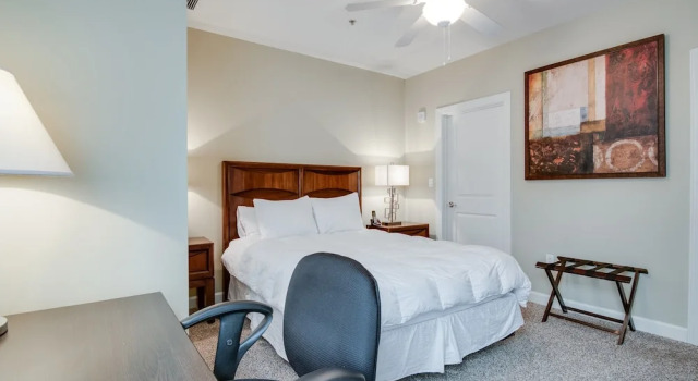 Апартаменты Luxury Bluebird Suites near AutoZone Park