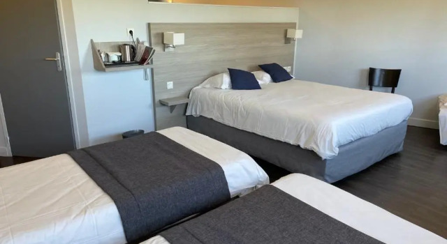 Семейный номер Standard The Originals Access, Hôtel Millau Sud