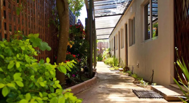 Люкс 80 Kendal Self-Catering Guest House
