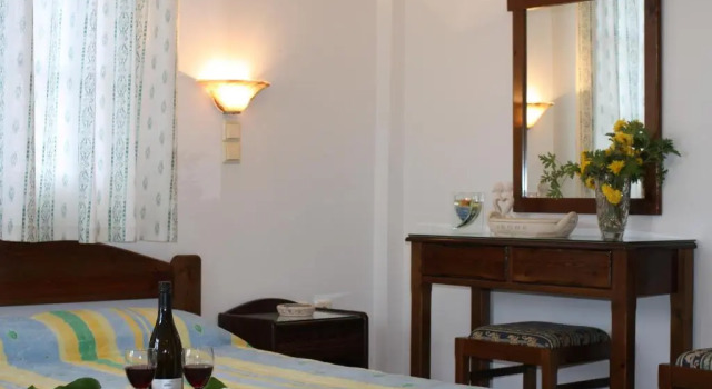 Студия Minas Studios in Naxos Island