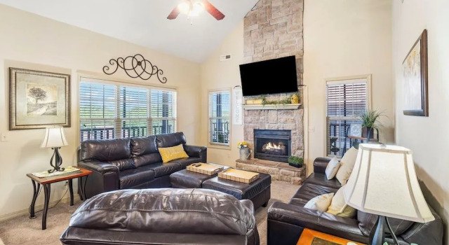 Honey Bee Inn w - Communal Amenities & More!