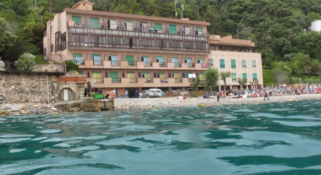 Hotel Capo Noli, Забронировать Отель Отели в центре Нолей, в центре, Завтраки