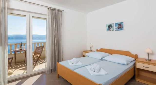 Beachfront Apartments Lara, Rezerwuj Apartament Omiš Split Region