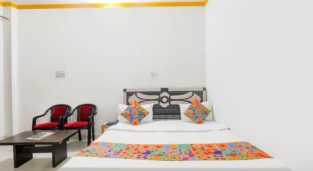 Номер Deluxe Fabexpress Vindhyawasini Palace