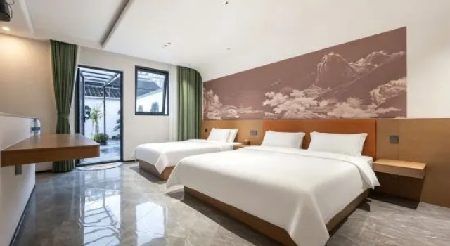 Люкс GreenTree Inn Express Hotel (Haiyan Wuyue Plaza)