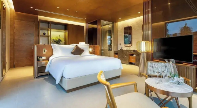 5BR Luxury Villa: Elite Services & Privacy, Rezervovat Vila Hotely v Quang Nam s parkováním, Parkování