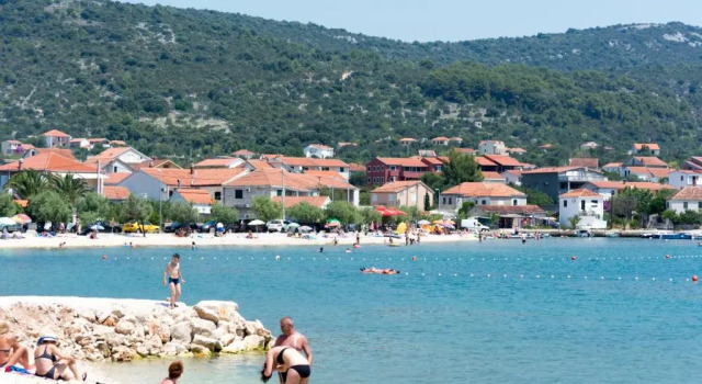 Apartments Mirko, Забронировать Апартаменты/квартира Винишче Trogir Riviera, рядом с Пляж Купиница