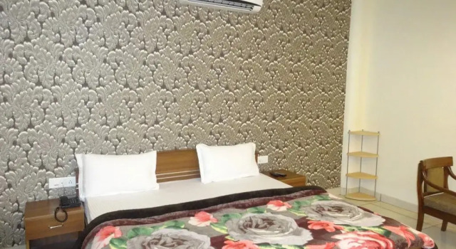 The Shradha Hotel, Varaa Hotelli Zirakpur Haryana