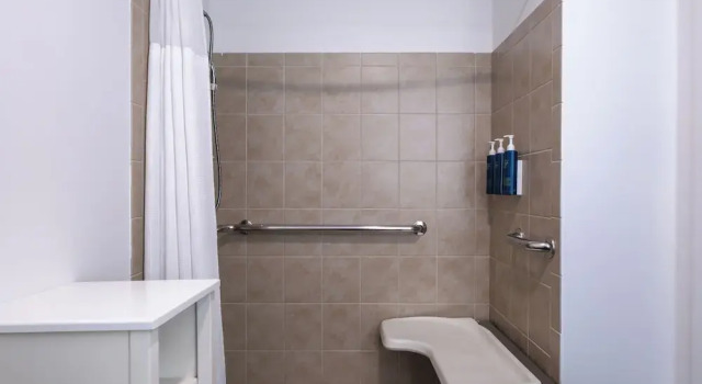Люкс Four Points by Sheraton Louisville Airport