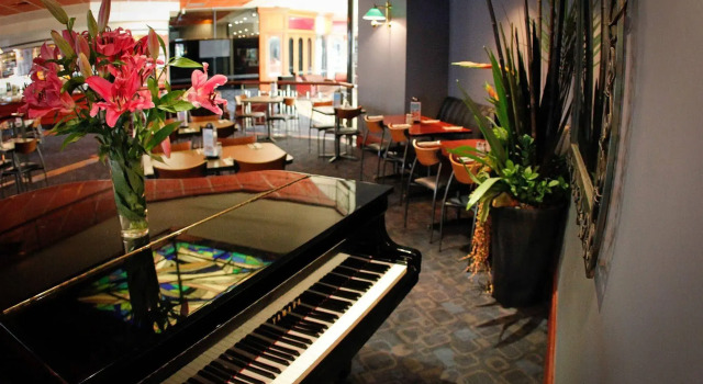 Nightcap at Matthew Flinders Hotel, Book Hotel  