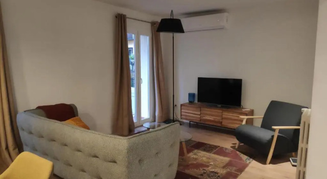 Апартаменты Modern & Chic 2BR/2BA apartment in trendy Chueca