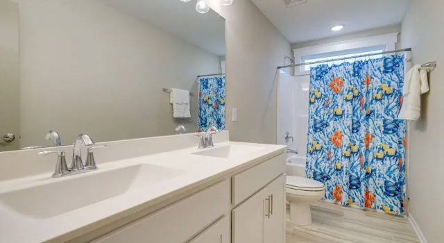 Wilmington Vacation Rental ~ 9 Mi to Beach!, Prenota Hotel Silver Lake Stati Uniti