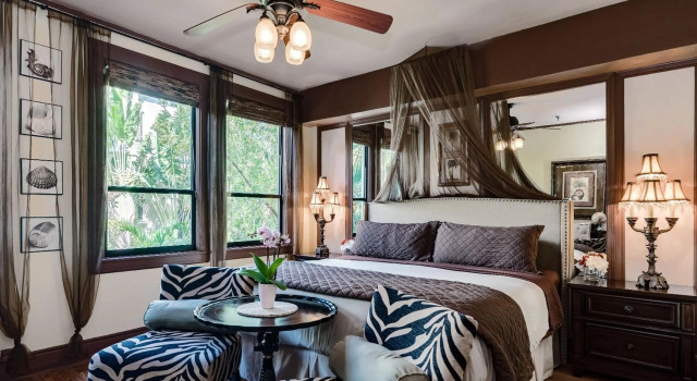 Designer Decorated Palm Beach Hotel NEW, Rezerwuj Hotel Hotele w Palm Beach County z basenem, Basen
