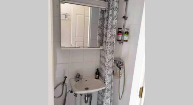 SELF-SERVICE apt 10 min from bus-&railway station, free bike!