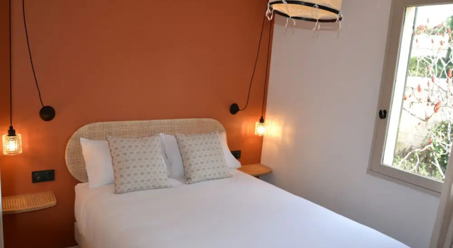 Hôtel La Garrigue, Book Hotel Hoteller i Vaucluse med parkering, Parkering