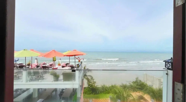 Вилла с 4 комнатами рядом с пляжем Курортный отель Bay View & Villas Mũi Né