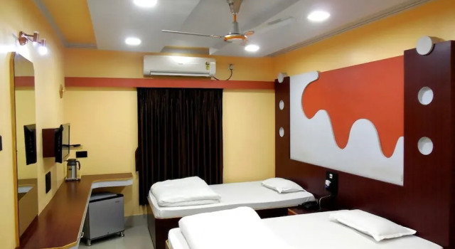 Hotel Samrat, Prenota Hotel Baharampur West Bengal