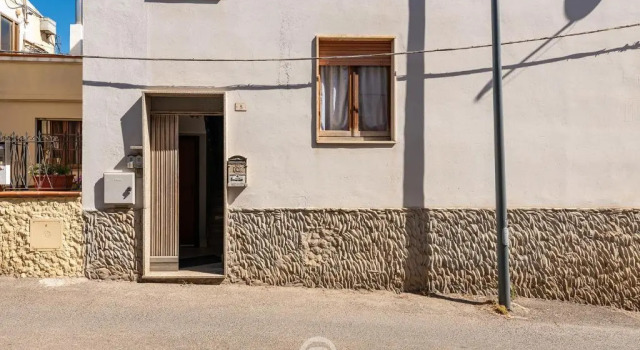 House Antonella - Wonderful Holidays on a Budget, Забронировать Апартаменты/квартира Отели в центре Гоннеза, в центре