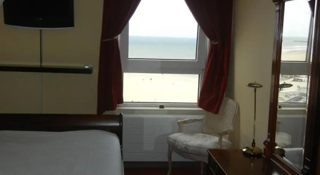 Strand Apartment