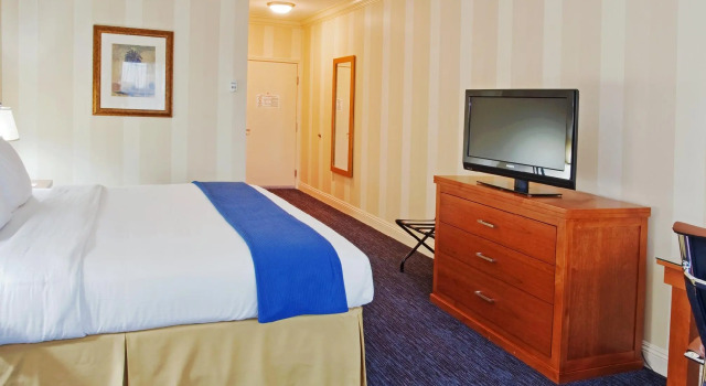 Номер Standard Holiday Inn Express Hotel & Suites Santa Cruz by IHG