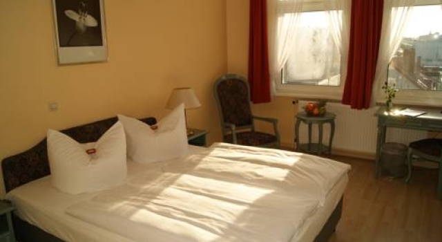 Hotel Larat, Varaa Hotelli Reinickendorf Berliini