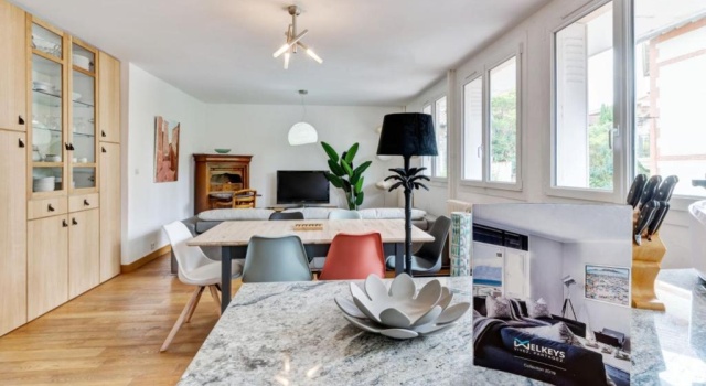 Апартаменты Spacious 1-bedroom with parking near the Place Dupuy in Toulouse Welkeys