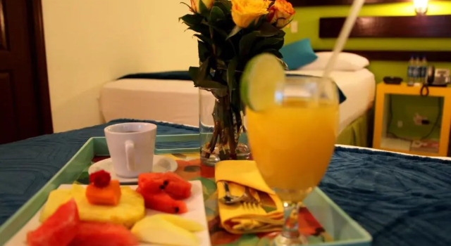 Четырёхместный номер Standard Villa del Angel Hotel