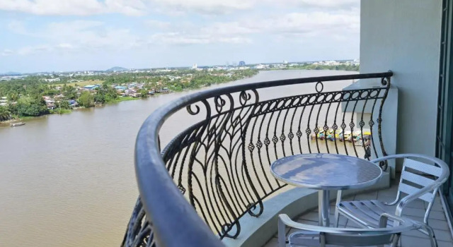 Апартаменты с 3 комнатами Jeff and Ricky Homestay Kuching Riverine
