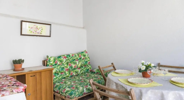 2 Bedroom house and Garden Lounge