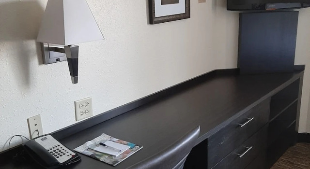 Люкс Candlewood Suites Aurora-Naperville by IHG