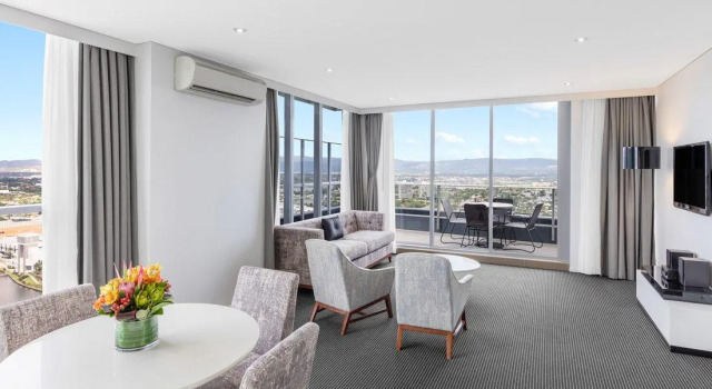 Люкс с 2 комнатами Meriton Suites Broadbeach