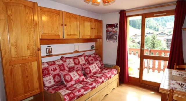 Charmant T2 cabine 4 pers, centre-village, proche pistes et commerces, balcon sud, piscine lété - FR-1-342-145, Забронировать Апартаменты/квартира Бофор Massif du Beaufortain