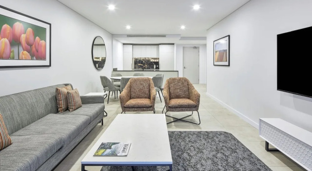 Люкс с 3 комнатами Meriton Suites Canberra