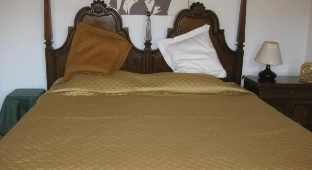 Bed & Breakfast aux Enges, Book Hotel La Tene Schweiz
