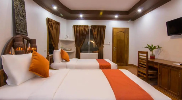 Полулюкс RaVorn Villa Boutique