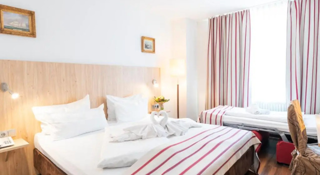 Трёхместный номер Standard Hotel Astoria Stuttgart City