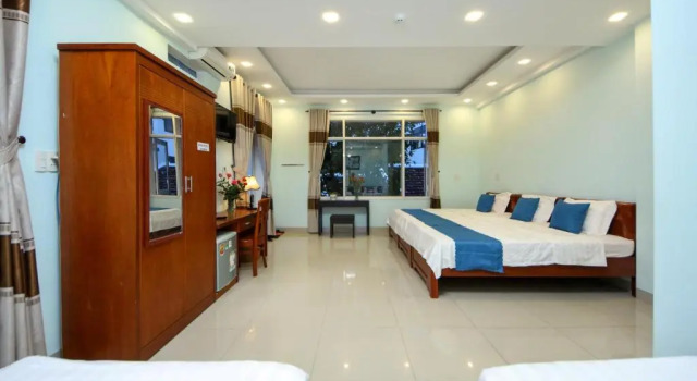 Семейный номер Standard с балконом Quynh Long Villa
