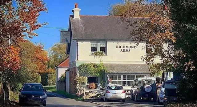 The Richmond Arms Rooms, Забронировать Отель Отели Исторического графства Суссекса с парковкой, Парковка