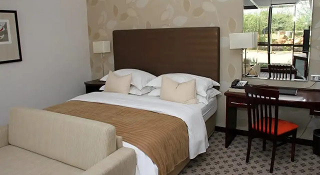Luksusowy dwuosobowy pokój Phakalane Golf Estate Hotel Resort