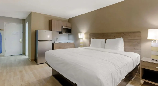 Номер Standard Suburban Studios Raleigh North