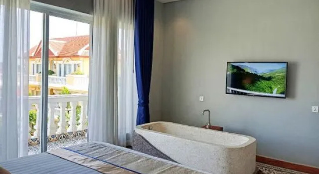 Люкс Deluxe Sokchea Kampot Hotel