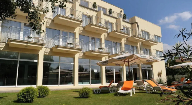 Két Korona Konferencia és Wellness Hotel, Réserver Hôtel Balatonszárszó 