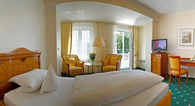 Двухместный номер Superior с балконом Hotel Sacher-Stoiber
