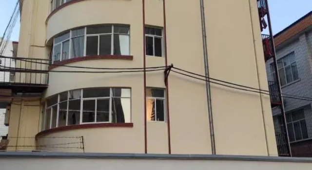 Chuxiong Junchuang Hotel